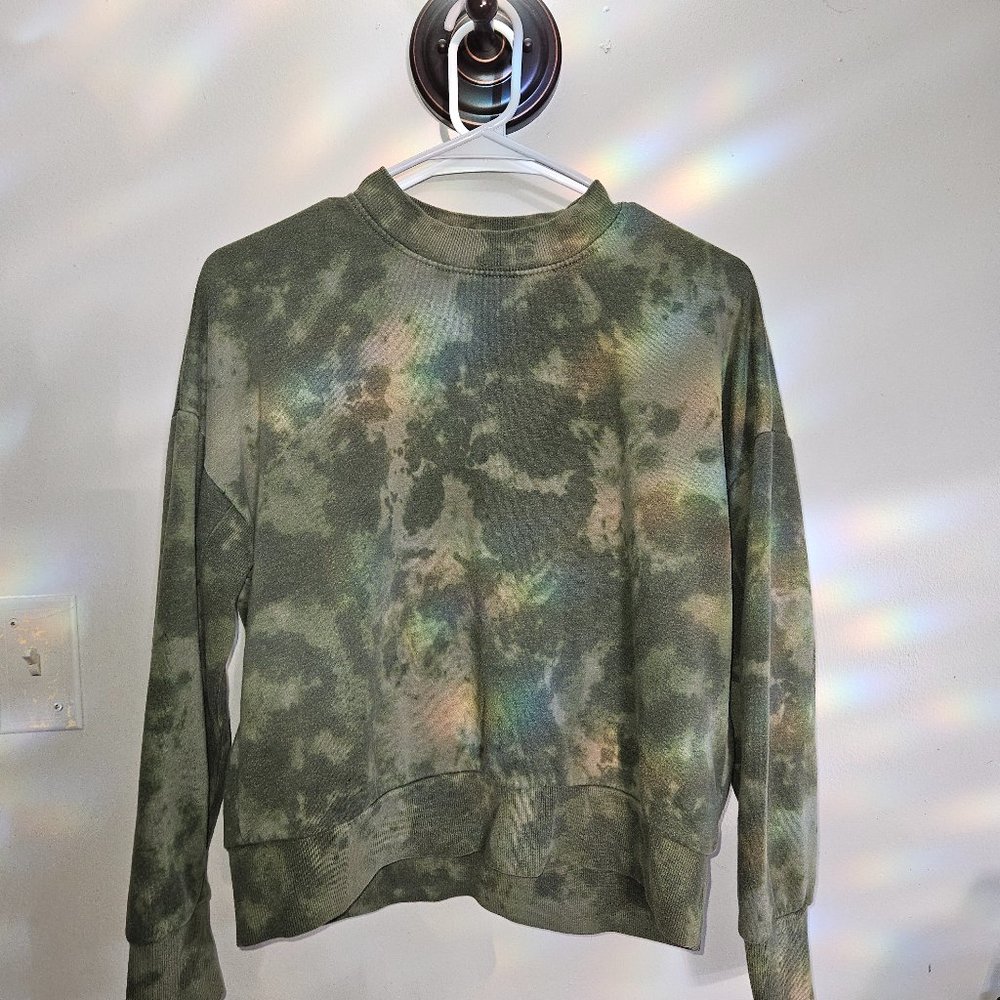 Olive + oak size large